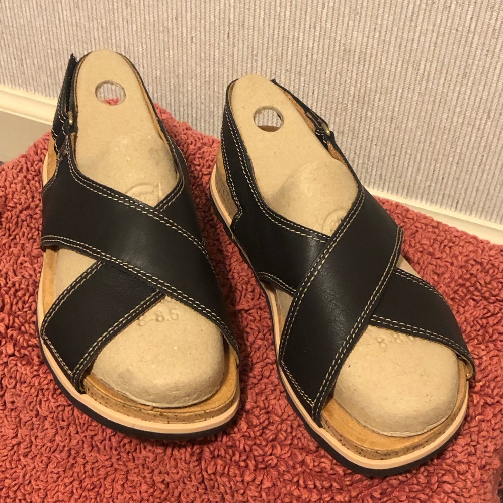 Clarks Black and Tan Leather Sandals